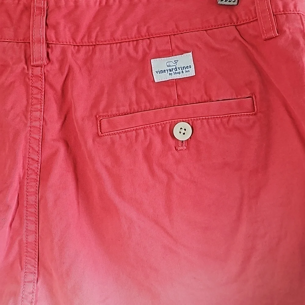 Vineyard Vines Short.